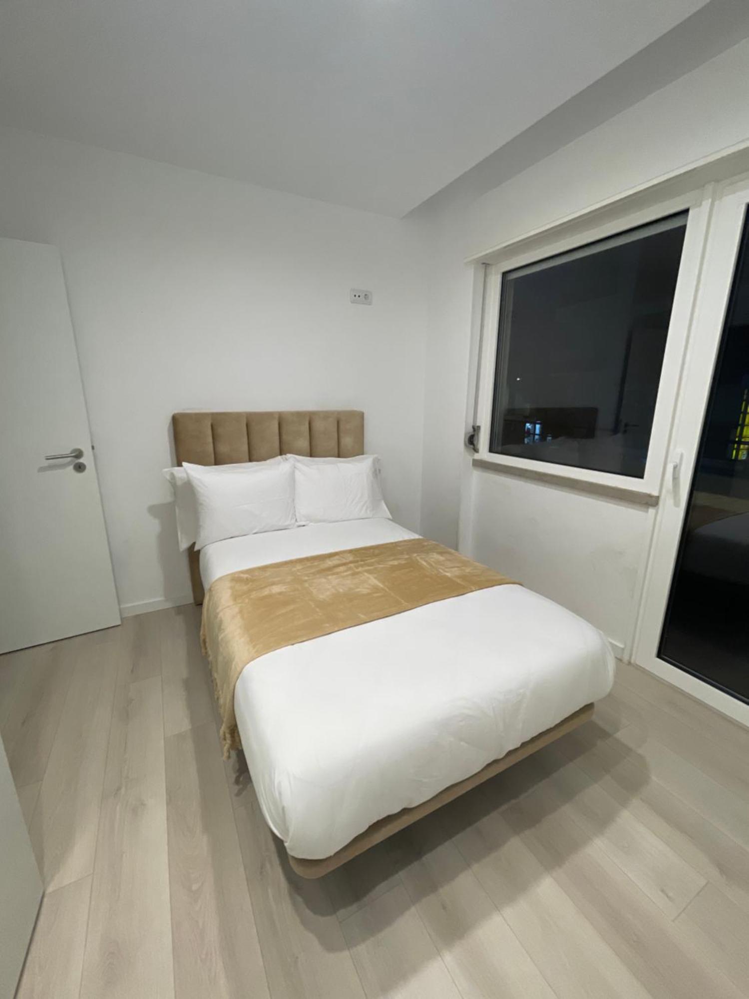 Modern Spacious Apartment Entroncamento Exterior foto